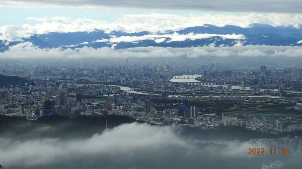 雲霧飄渺間的台北盆地&觀音山1926316