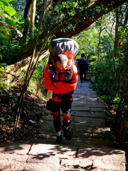 人潮滿滿的觀音山2985995