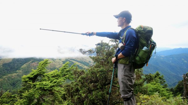 我們與奇萊主山的距離617996