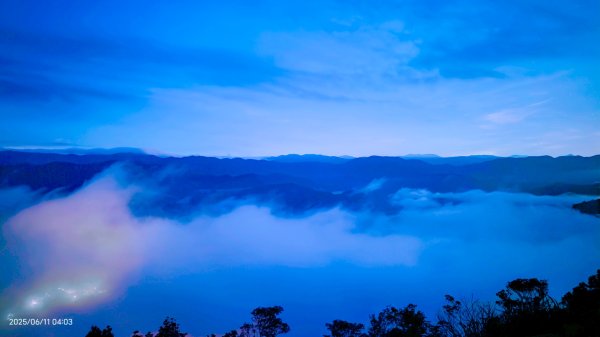 跟著雲海達人山友追雲趣 #草莓月亮 #月圓雲海 #霞光 #日出雲海 #茶園 6/112808817