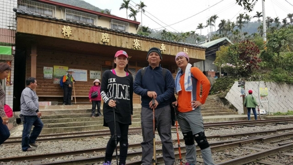 手牽手同遊獨立山步道封面