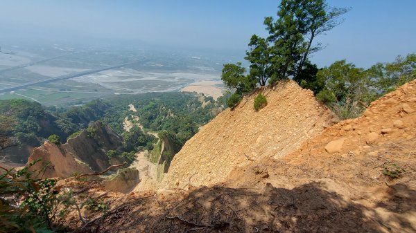 111/04/10苗栗縣三義鄉火炎山南北稜縱走(伯公坑登山口-火炎山-慈濟茶園-三義市區)1673943