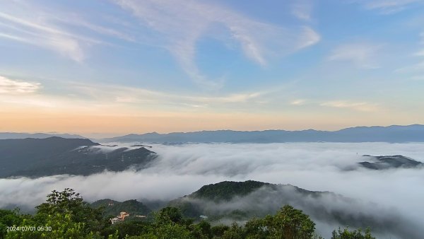 石碇趴趴走追雲趣 - 夜景 #琉璃光雲海流瀑 & 曙光火燒雲 & 藍天 #雲海流瀑 7/1&102539178