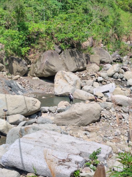 達娜伊谷-里美避難步道-巨石板步道-約富霓2788579