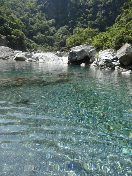 慕谷慕魚, 深山裡仿如寶石般的絕美景色1415342