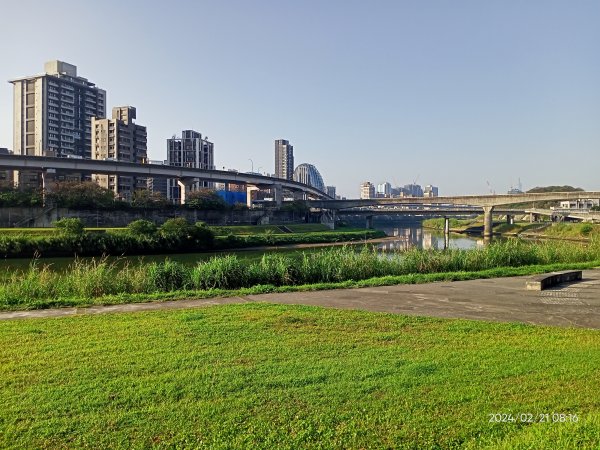 東湖樂活公園→内溝溪步道→內溝溪生態展示館→真武山→油桐嶺→內溝山→翠湖→北港二坑礦場遺址→金龍湖2433161