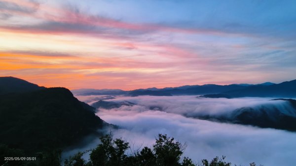 跟著雲海達人山友追雲趣 #琉璃光雲海 #火燒雲雲海 5/92782986