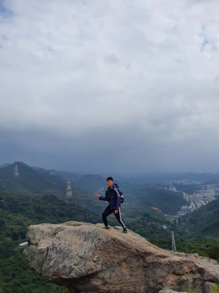 內湖金面山，論劍山，鶯歌蛋山，忠義山，長壽步道，桃園虎頭山公園1681874