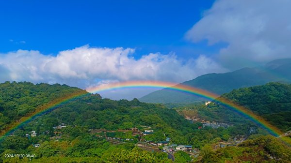 毛毛細雨中，第一次上山追彩虹（二道） 10/20封面