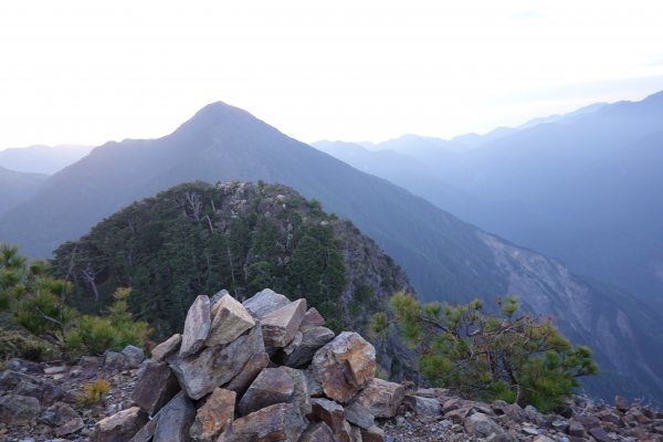 用雙腳看台灣-大南三段-六順山~七彩湖580574