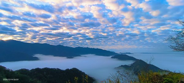 二訪馬拉邦山，解鎖 #琉璃光雲海 #日出雲海  #血月 #斜射光 #楓葉紅了！2668549