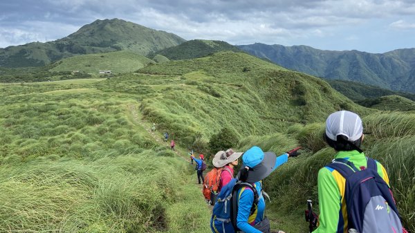 臺灣的富士山-磺嘴山|訪翠翠谷|擎天崗進出|峯花雪月2243633