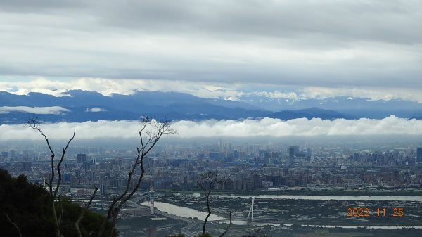 雲霧飄渺間的台北盆地&觀音山1926225