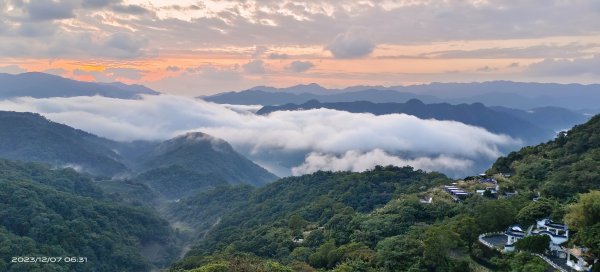 跟著雲海達人山友追雲趣-石碇趴趴走，星空夜景/曙光日出/雲海12/72368916