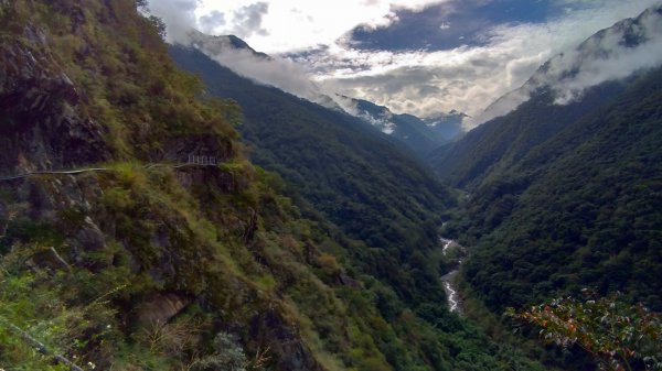 東埔八通關雲龍瀑布2307795