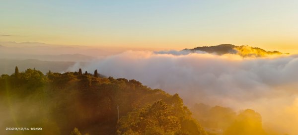 雲洞山莊夕陽暮光雲海&首訪龍騰斷橋12/142378803