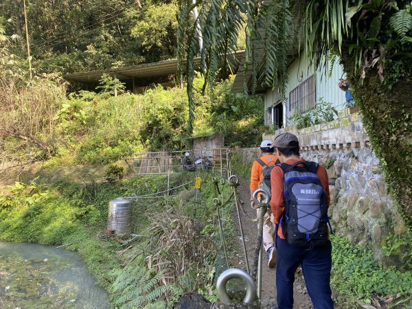 《銀河洞越嶺到貓空｜冬日健行 4 5 公里秘境步道｜親子也適合的台北近郊路線》2971034