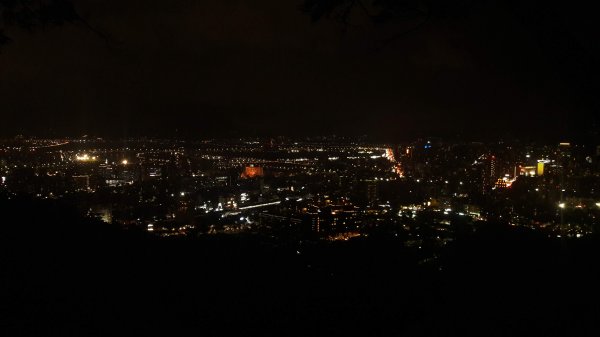 大安地下百岳社--劍潭山夜景1141136