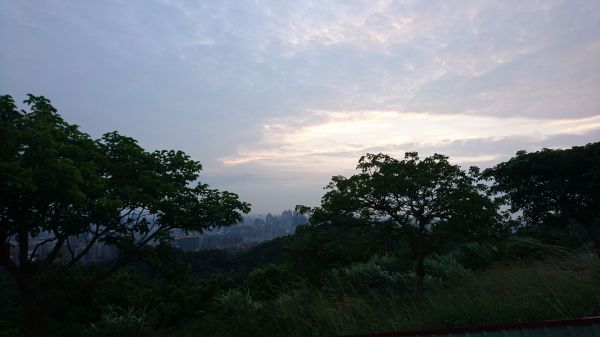 虎頭山公園步道350370