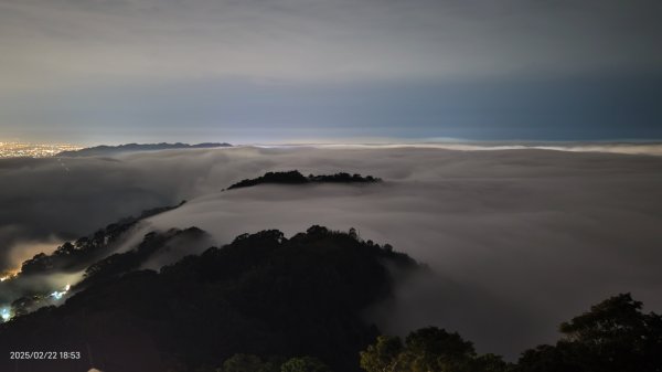 苗栗大湖 #薑麻園 #雲洞山莊 #琉璃光 #雲海 #雲瀑 2/222718343