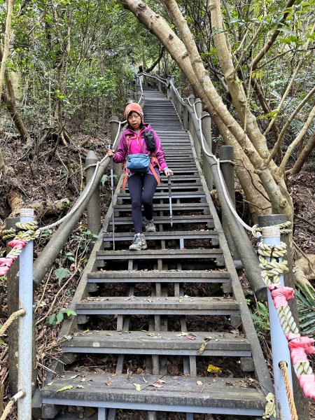 淡水搭渡輪上觀音山+占山O繞 搭公車接渡輪回淡水-202503182770652