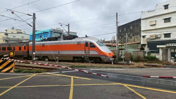 20251026白沙屯山-新埔車站-秋茂園-通宵日落大道觀景台-塗崁頂山主峰西南峰2925290