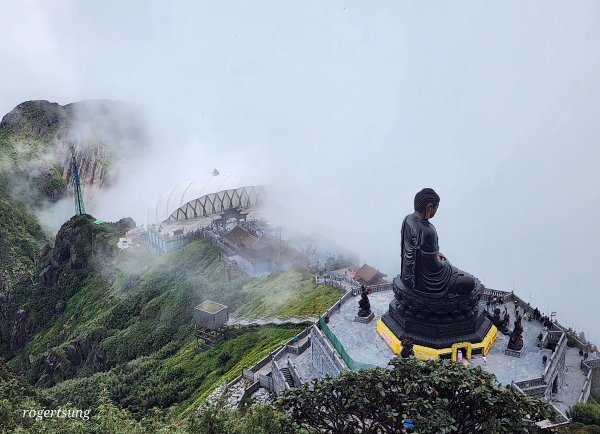 山旅也能輕鬆愜意闔家同歡~搭小火車、纜車登上越南最高峰(番西邦峰3143M)2883567