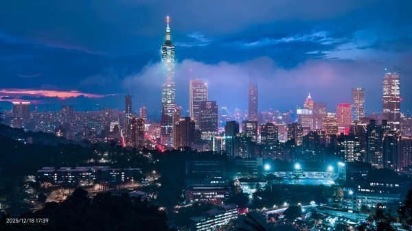 #天空之城 #穿雲箭 #虎山峰 #夕陽 #火燒雲 #夜景 #101大樓 12/182964780