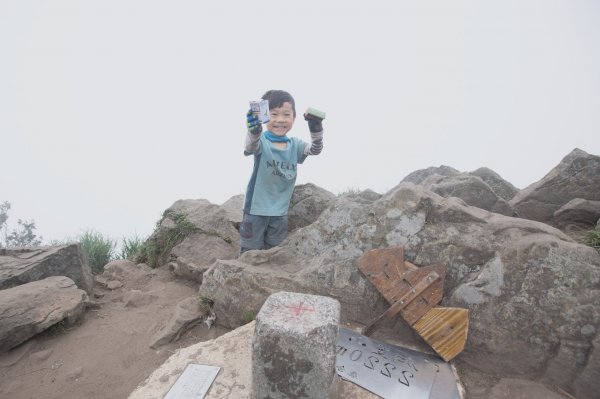 四歲小樂的第十座小百岳-加里山1012700