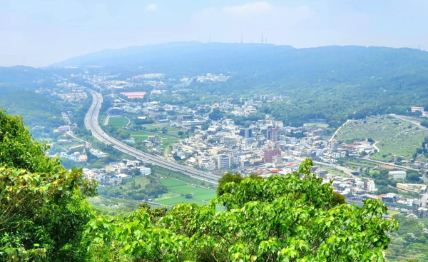 三員縱走（三角山，長坑山，雙峰山，員屯山）