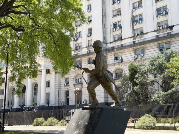 [紐約馬之行-58] 2025_1114 陸軍總部附近綠地2953833