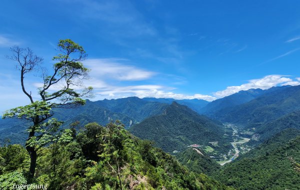 盛夏登山汗淋漓，天梯遠眺歡顏展(谷關七雄-白毛山)2206259