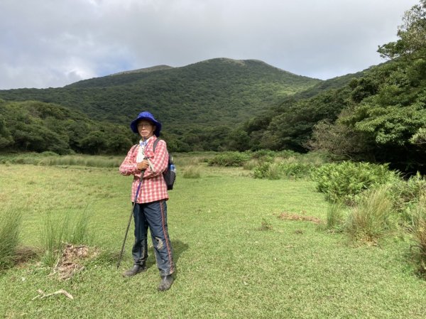 擎天崗→磺嘴山生態保護區→磺嘴山 H912m→翠翠谷→榮潤古道→內雙溪古道→冷擎步道→冷水坑1487595