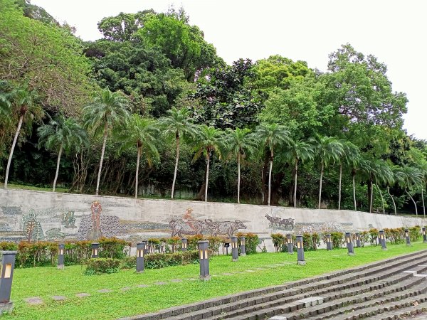美麗的劍潭、渾然天成的猴洞巨岩和湖山磺溪1320182