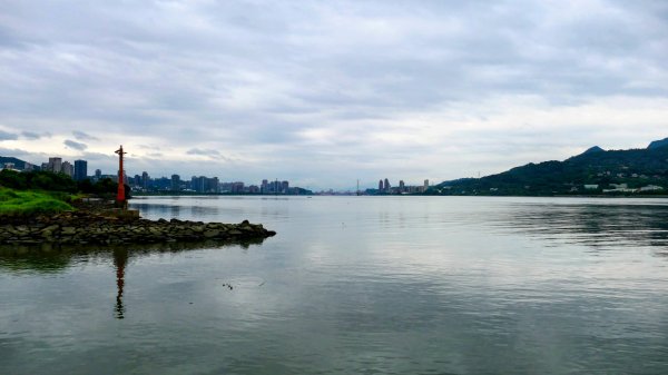 跨越，在河海交界3042362