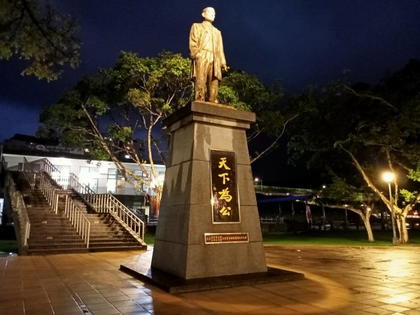 大湖公園《雨中夜行》1904691