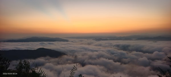 #石碇後山 #霞光 #日出 #紅蛋 #雲海 #赤腳蘭山 #670峰 10/13125450