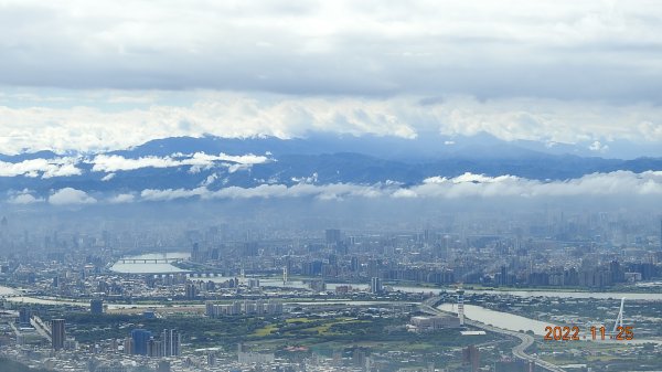 雲霧飄渺間的台北盆地&觀音山1926346