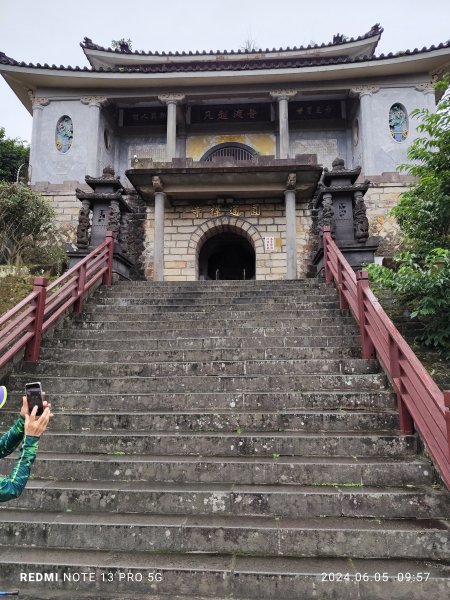 走訪新北市中和區及土城區的名勝古蹟：圓通禪寺、牛埔頭山、新加坡山2518393