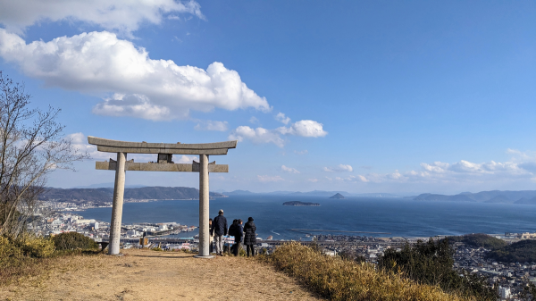 岡山縣児島龍王山。天空鳥居 | 2024冬大眾交通山旅