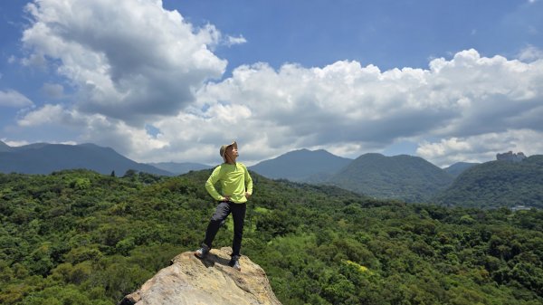 台北必訪步道，輕鬆好走的網美步道，軍艦岩步道，奇特地質景觀，360度無敵展望，特殊雪白巨岩。2788867