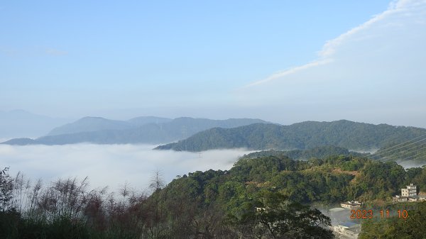 石碇趴趴走追雲趣 - 二格山/十三股山/雲海國小 #雲瀑 #琉璃 #金星合月 11/102342481