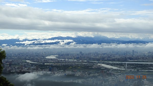 雲霧飄渺間的台北盆地&觀音山1926317