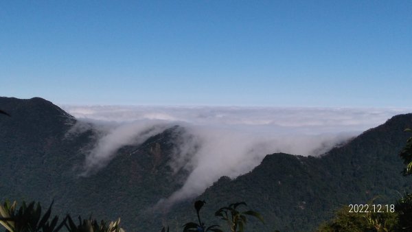 12/18寒流追霧淞太晚出發，第七次夫婦山終於滿滿的雲海和經典雲瀑 !1956934