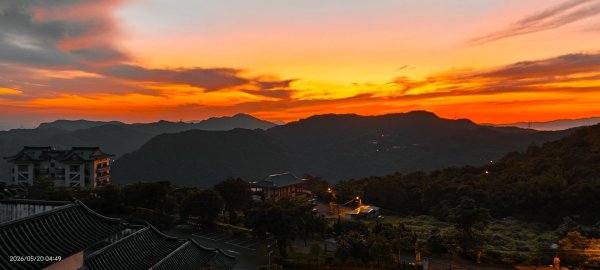 #新店四十份 #翡翠水庫壩頂 #日出 #雲海 #火燒雲 #藍腹鷴 5/203057613