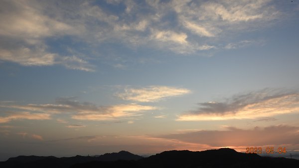 雲山水花鳥蝶-天龍國阿伯的日常5/4翡翠水庫壩頂日出&雲海2140826