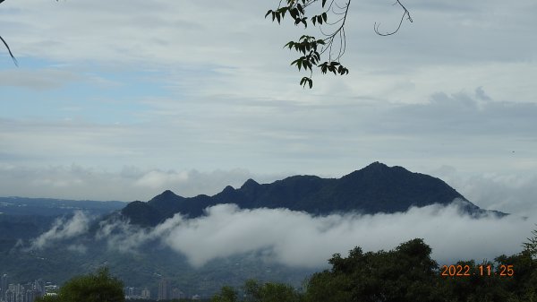 雲霧飄渺間的台北盆地&觀音山1926359