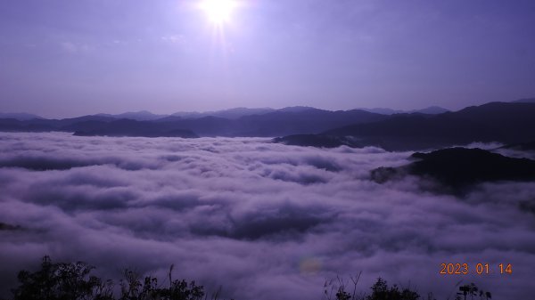 翡翠水庫壩頂/新店四十份公墓雲海+斜射光，個人在此最有層次最美的一次雲海1993130