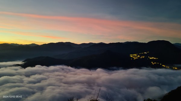 跟著雲海達人山友追雲趣 #翡翠水庫壩頂 #日出雲海 #火燒雲 12/22658622