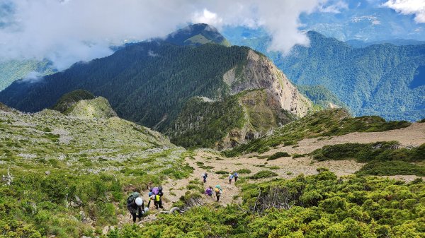 用雙腳邁向絕世美景-志佳陽上雪山下翠池2558900